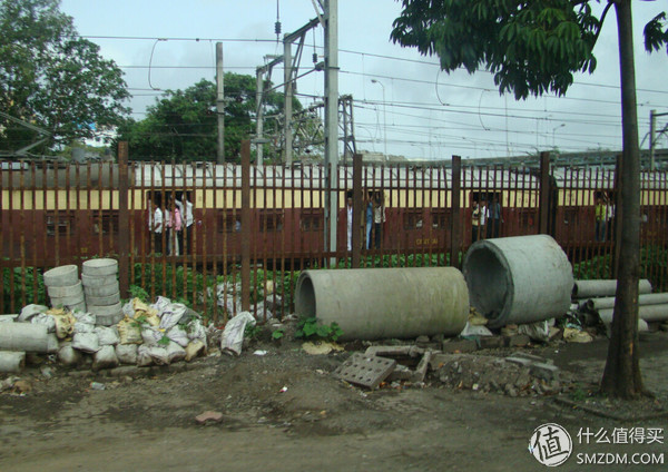 还有阿三最出名的火车